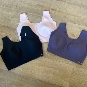 Bundle of Victoria’s Secret bras